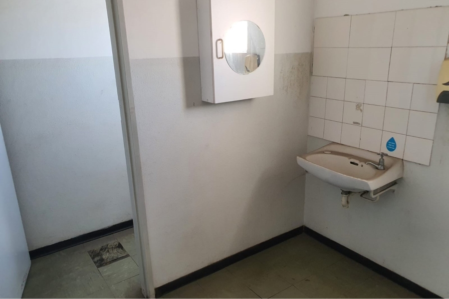 To Let commercial Property for Rent in North End Eastern Cape